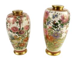 DOS JARRONES JAPONESES EN PORCELANA SATSUMA