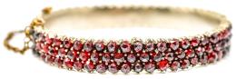 PULSERA CON GRANATES DE MEDIADOS S.XX