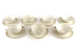 SERVICIO DE 18 TAZAS CON PLATO DE CONSOMÉ