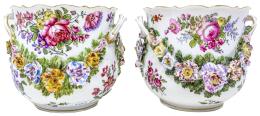 PAREJA DE MACETEROS EN PORCELANA DEL PRIMER TERCIO DEL S. XX
