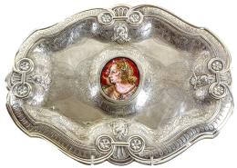 GRAN CENTRO DE MESA EN PLATA CON MEDALLON PORCELANA