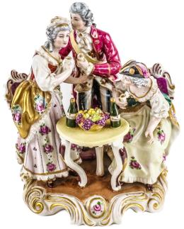 GRUPO EN PORCELANA DE MEDIADOS DEL S.XX