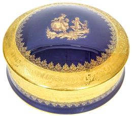 GRAN CAJA EN PORCELANA DE LIMOGES SEGUNDA MITAD DEL S.XX