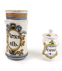 DOS TARROS DE FARMACIA