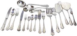 CUBERTERIA EN PLATA PARA 12 SERVICIOS SEGUNDA MITAD S.XX
