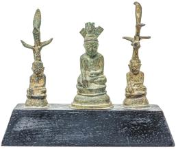 TRES FIGURAS EN BRONCE S.XVIII