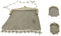 BOLSO DE MALLA Y DOS MONEDERITOS EN PRIMER TERCIO S.XX