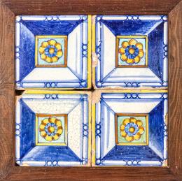 PLAFÓN DE CUATRO BALDOSAS DE CERÁMICA DE TRIANA