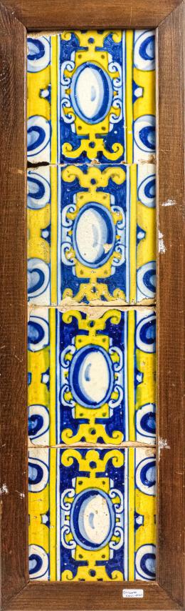 PLAFÓN DE CUATRO BALDOSAS DE CERÁMICA DE TRIANA