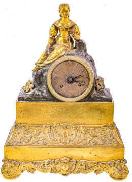 RELOJ DE SOBREMESA "DAMA LEYENDO"