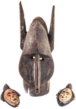 TRES MÁSCARAS AFRICANAS DE LA PRIMERA MITAD DEL S.XX