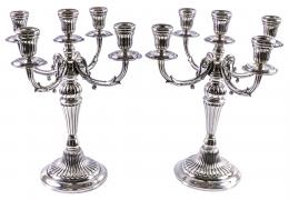 PAREJA DE CANDELABROS DE PLATA DE MEDIADOS DEL S.XX