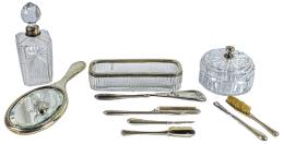 CONJUNTO DE PIEZAS DE TOCADOR DEL PRIMER CUATO DEL S.XX