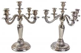 PAREJA DE CANDELABROS EN PLATA DE MEDIADOS DEL S.XX