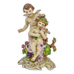 FIGURA EN PORCELANA CENTROEROPEA DE MEDIADOS DEL S.XX