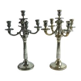 PAREJA DE CANDELABROS DE PLATA DEL PRIMER CUARTO DE S. XX