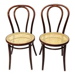 DOS SILLAS ESTILO THONET DEL PRIMER CUARTO DE SIGLO XX