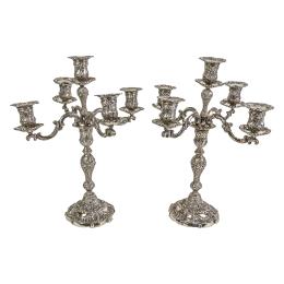 PAREJA DE CANDELABROS DE PLATA DE PRIMERA MITAD DE S. XX