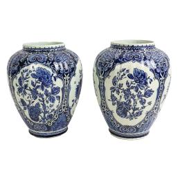 PAREJA DE JARRONES EN PORCELANA DE DELFT PRIMER TERCIO S.XX