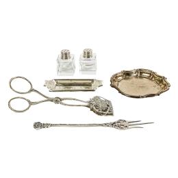 CONJUNTO DE PIEZAS PARA SERVICIO DE MESA EN PLATA