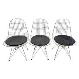 TRES SILLAS WIRE CHAIR DKR-5 DE VITRA