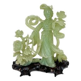 FIGURA ORIENTAL EN JADE JADEITA DE LA SEGUNDA MITAD DE S. XX