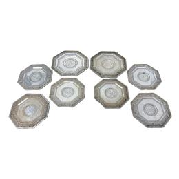 CONJUNTO DE OCHO PLATOS DE PLATA DE ÚLTIMO TERCIO S. XX