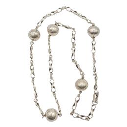 COLLAR CON BOLAS DE PLATA