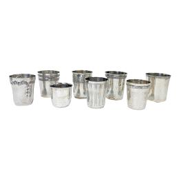 OCHO VASOS DE PLATA DE FINALES DEL SIGLO XIX