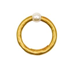 ANILLO CON PERLA DE CAPARROS