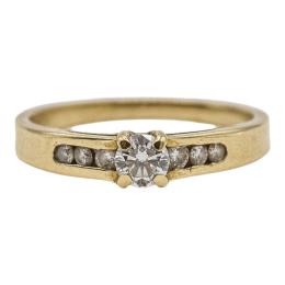 ANILLO CON BRILLANTES