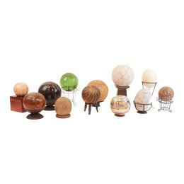 COLECCIÓN DE BOLAS Y HUEVOS