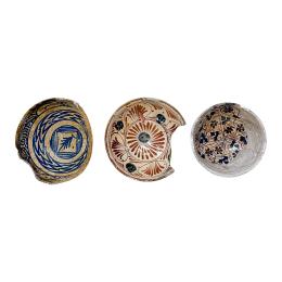 TRES ESCUDILLAS DEL SIGLO XV-XVI