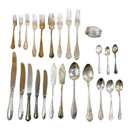 CONJUNTO DE CUBIERTOS DE PLATA DE LA PRIMERA MITAD DE S. XX
