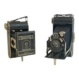 DOS CÁMARAS FOTOGRÁFICAS DE FUELLE, AÑOS 30-40