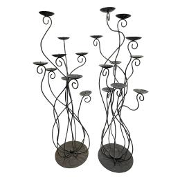 PAREJA DE GRANDES CANDELABROS DE PIE EN HIERRO