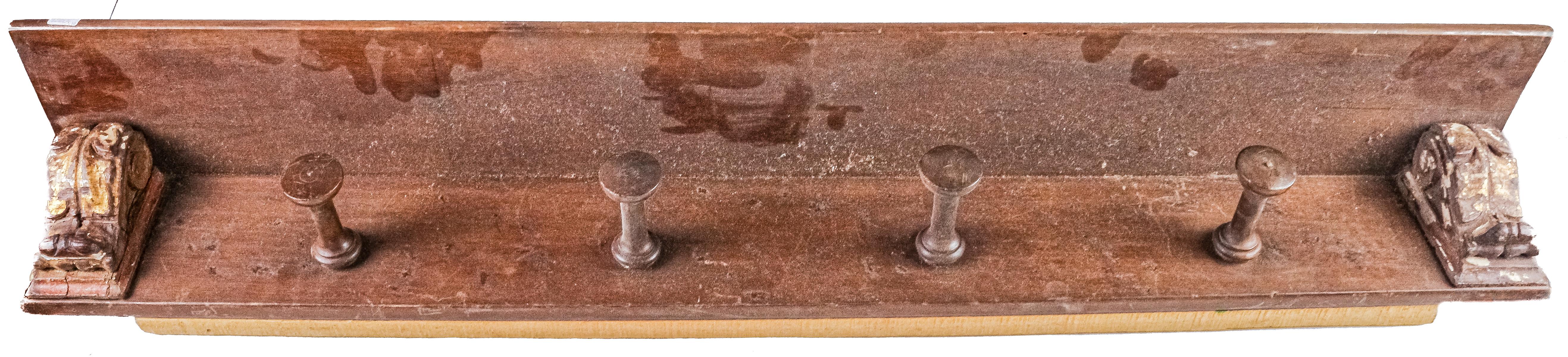 PERCHERO DE PARED DEL SEGUNDO TERCIO DEL S.XX