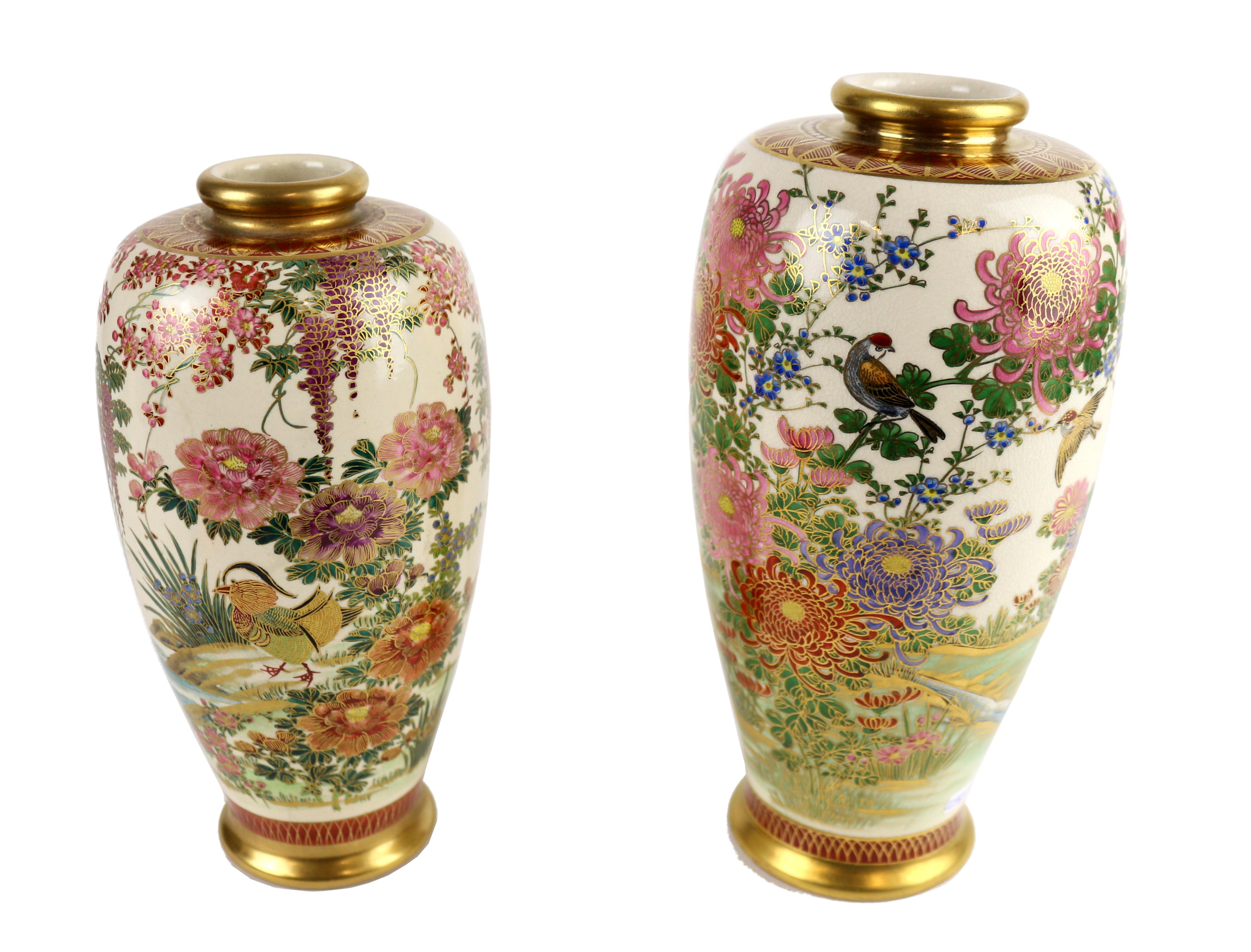 DOS JARRONES JAPONESES EN PORCELANA SATSUMA