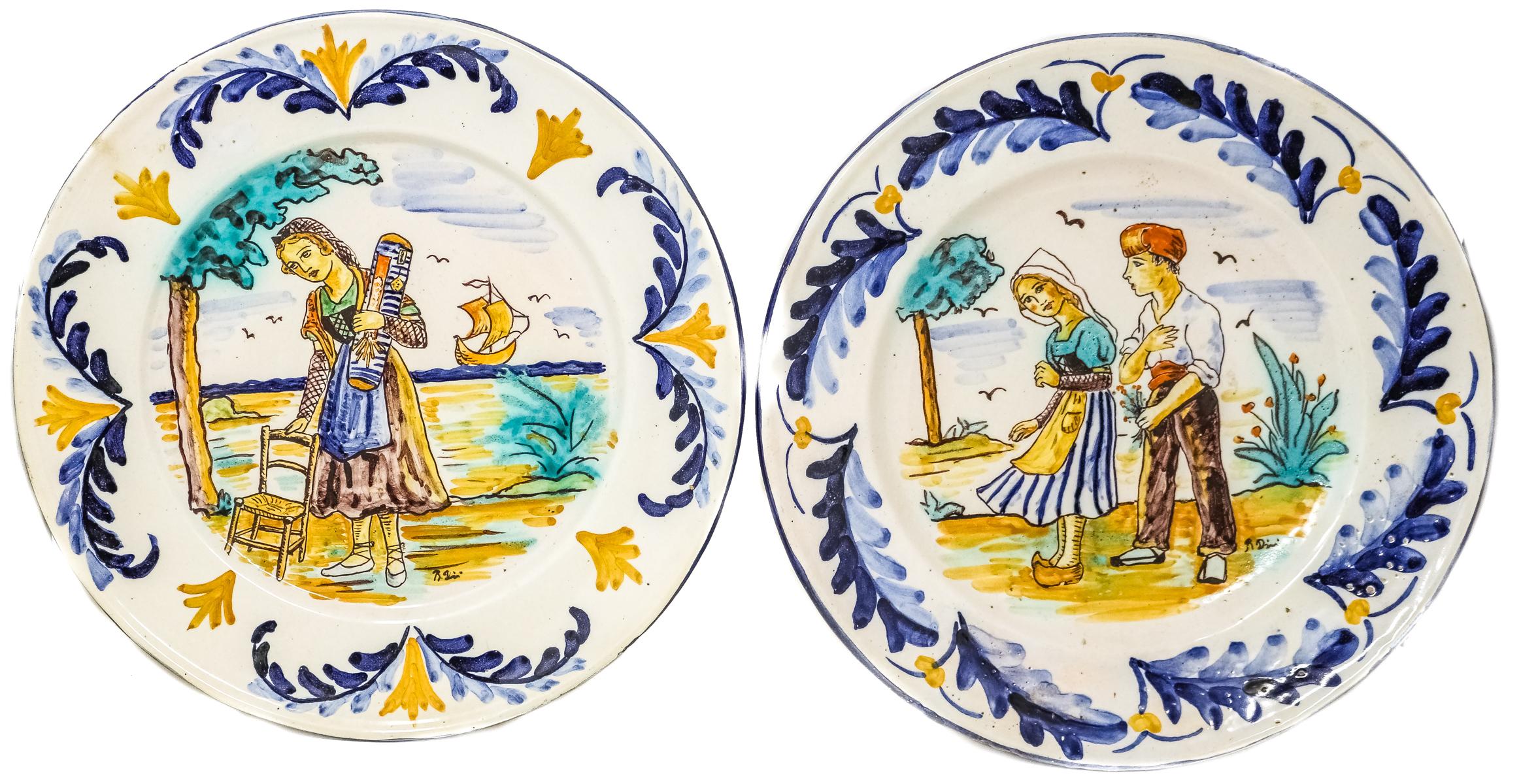 PAREJA DE PLATOS EN CERÁMICA ESMALTADA  SEGUNDA MITAD S.XX