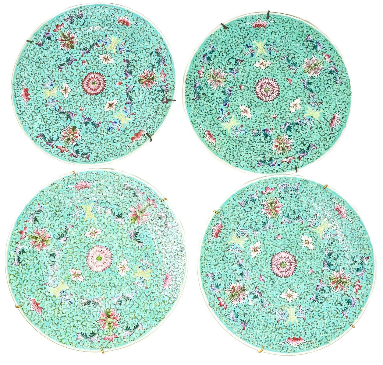 CUATRO PLATOS DE PORCELANA CHINA