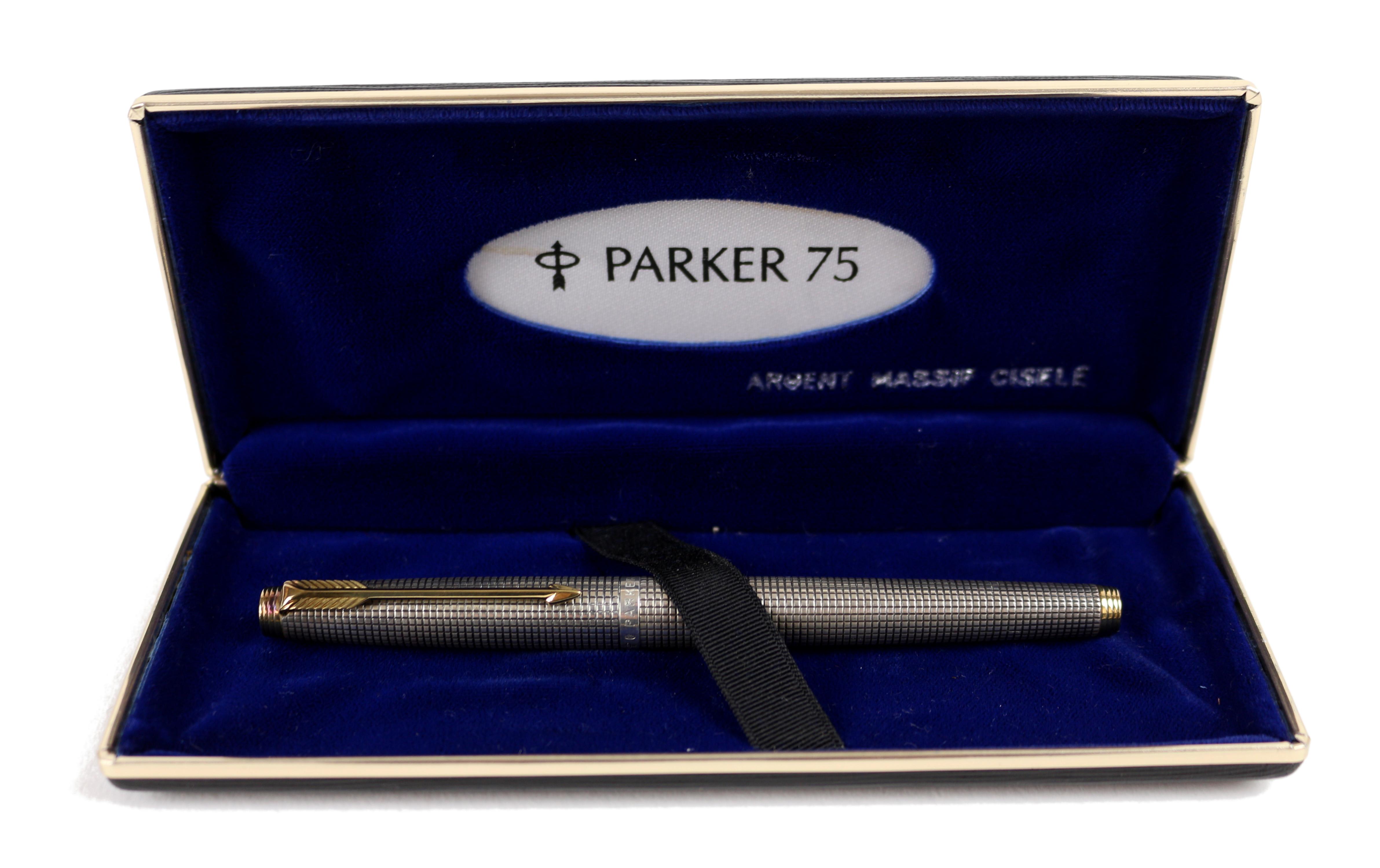 PLUMA ESTILOGRÁFICA "PARKER"