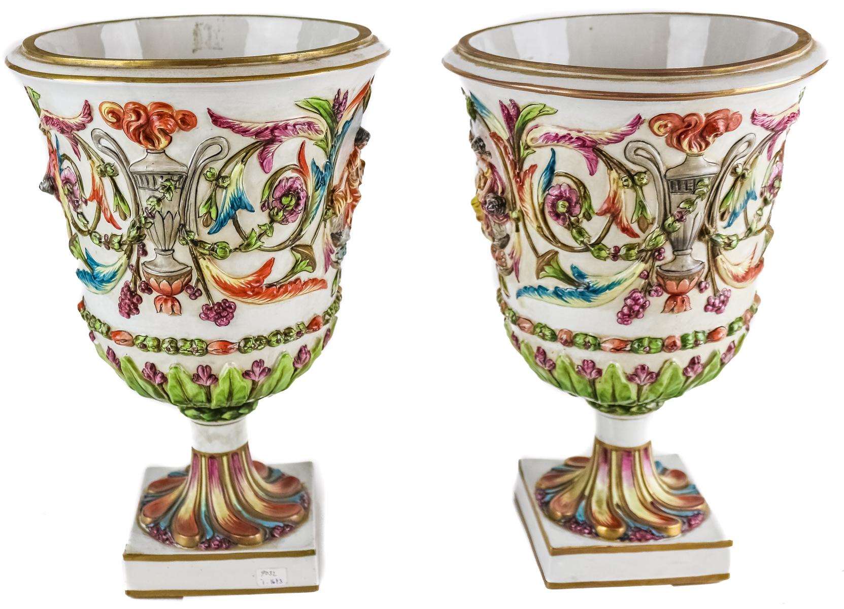 PAREJA DE COPAS EN PORCELANA NAPOLITANA SEGUNDO TERCIO S.XX