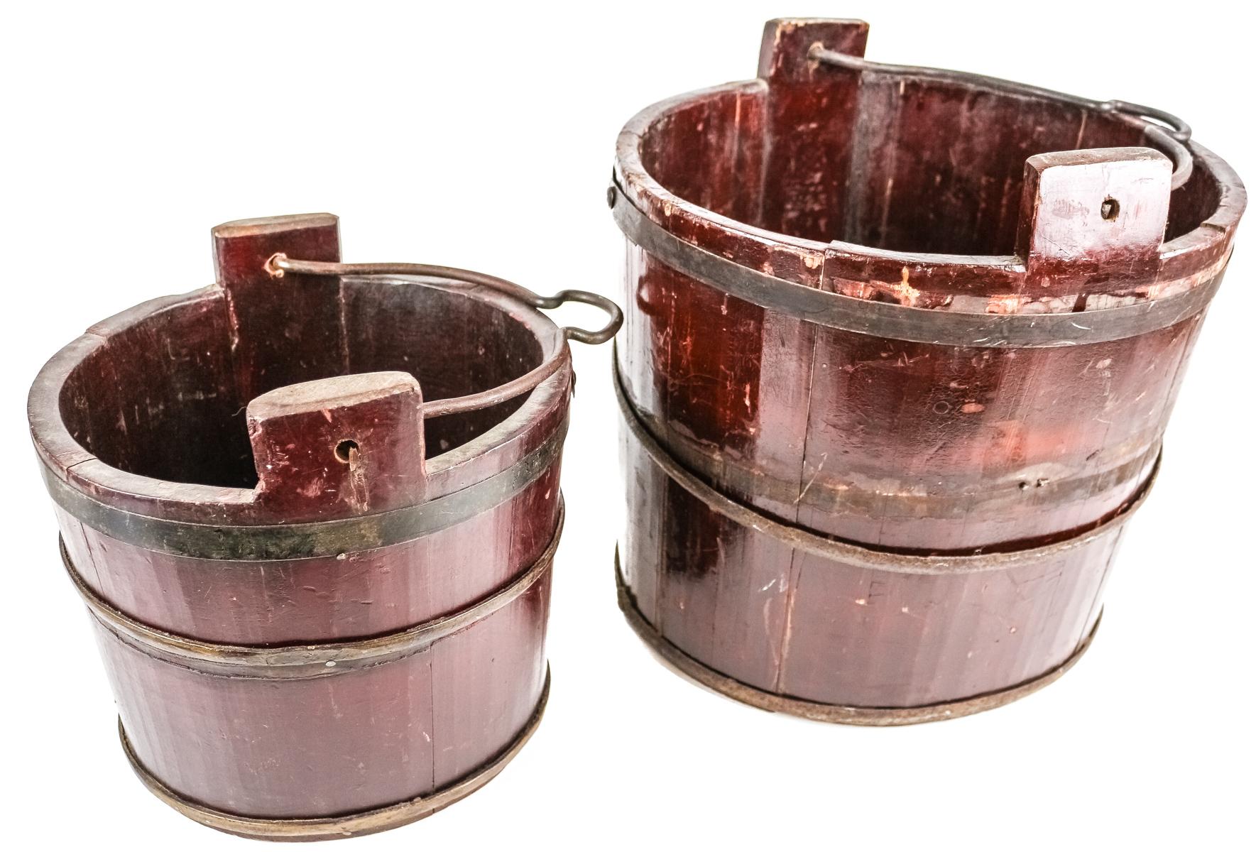 DOS CUBOS ORIENTALES DE MEDIADOS DEL S.XX