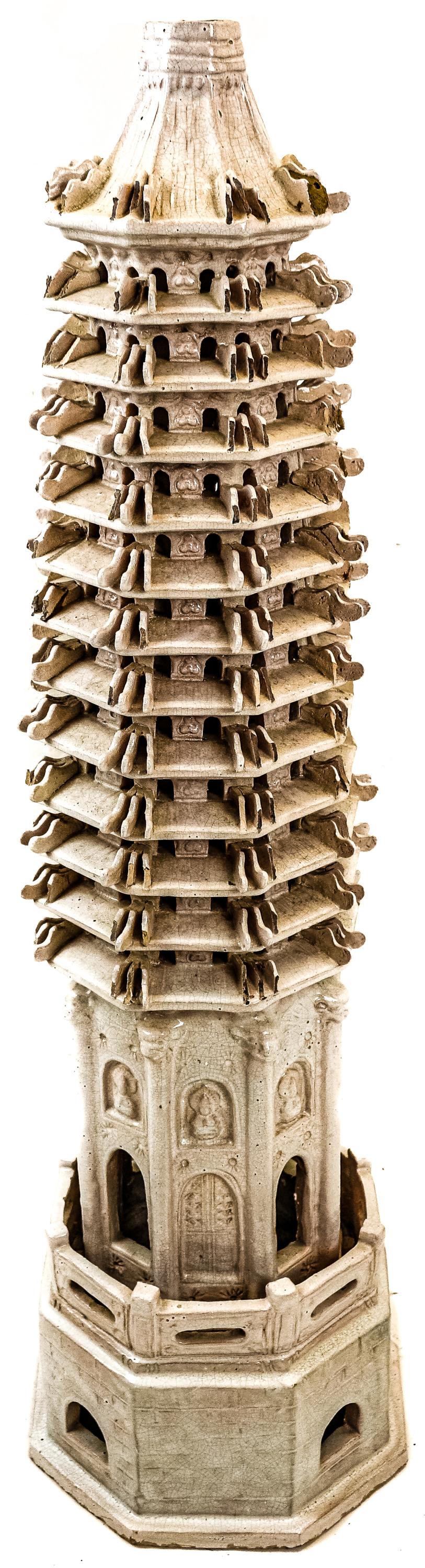 PAGODA ORIENTAL DE MEDIADOS DE SIGLO XX