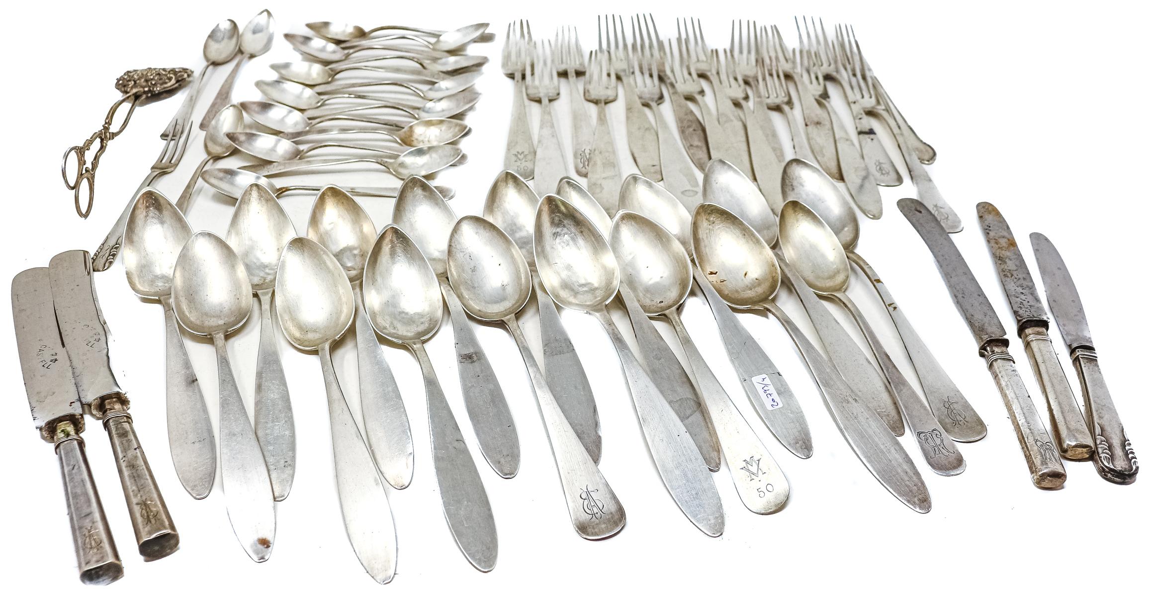 LOTE DE CUBIERTOS EN PLATA SEGUNDO CUARTO S.XX