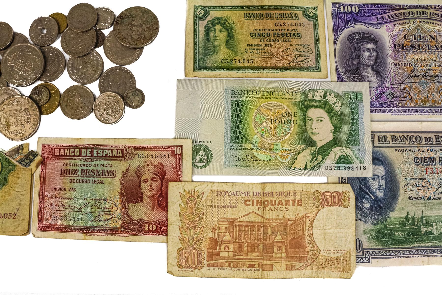 LOTE DE MONEDAS Y SELLOS