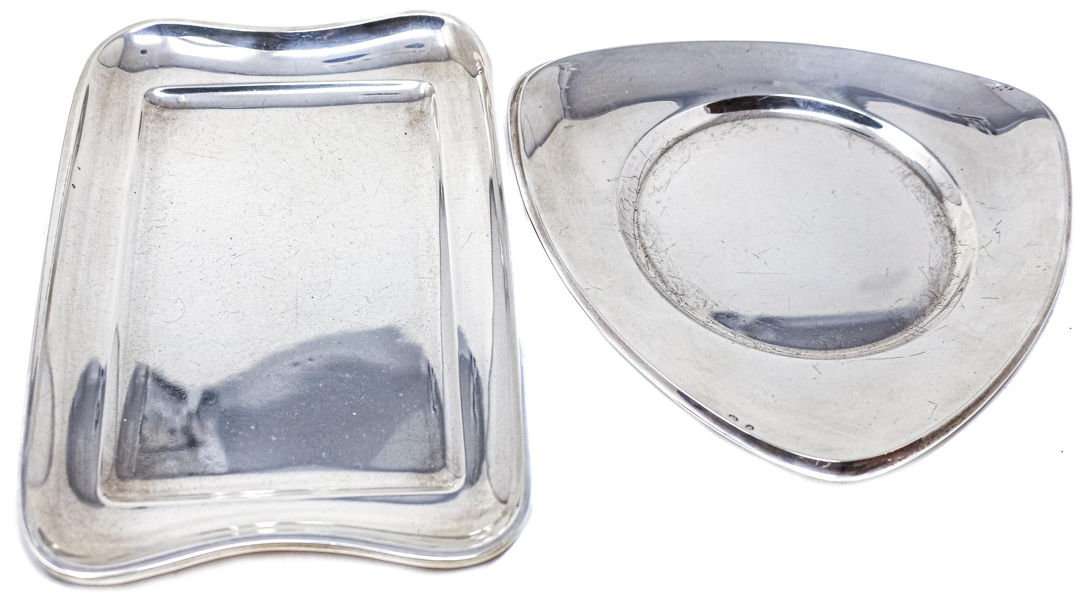 DOS CENTRITOS DE MESA EN PLATA DE LA SEGUNDA MITAD DEL S.XX