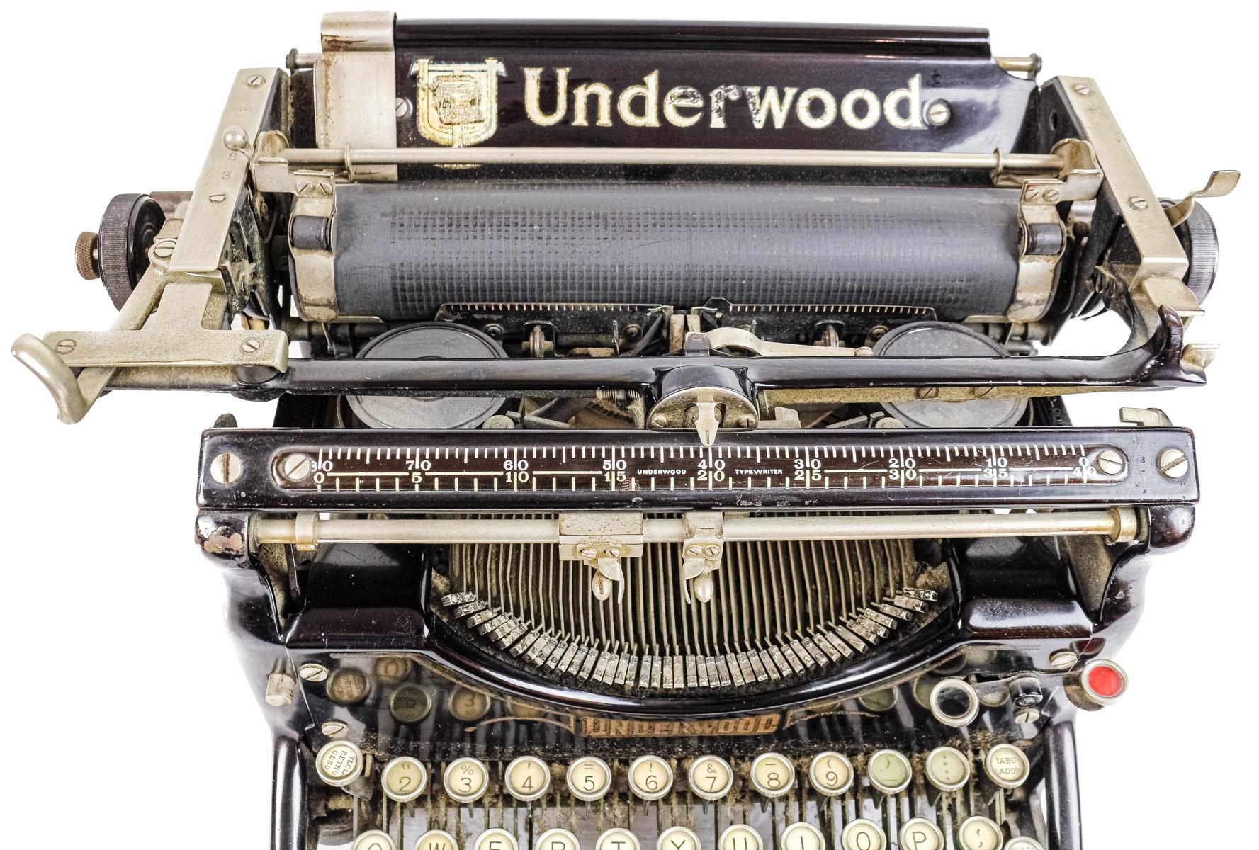 MÁQUINA DE ESCRIBIR UNDERWOOD