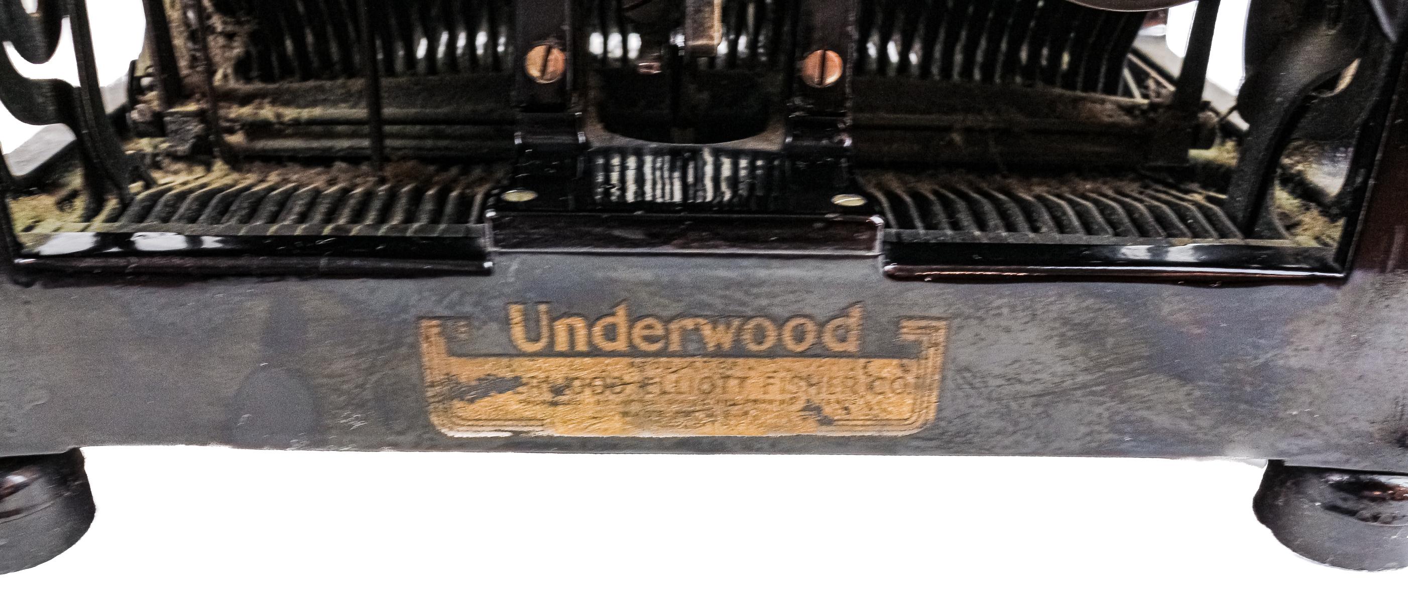 MÁQUINA DE ESCRIBIR UNDERWOOD