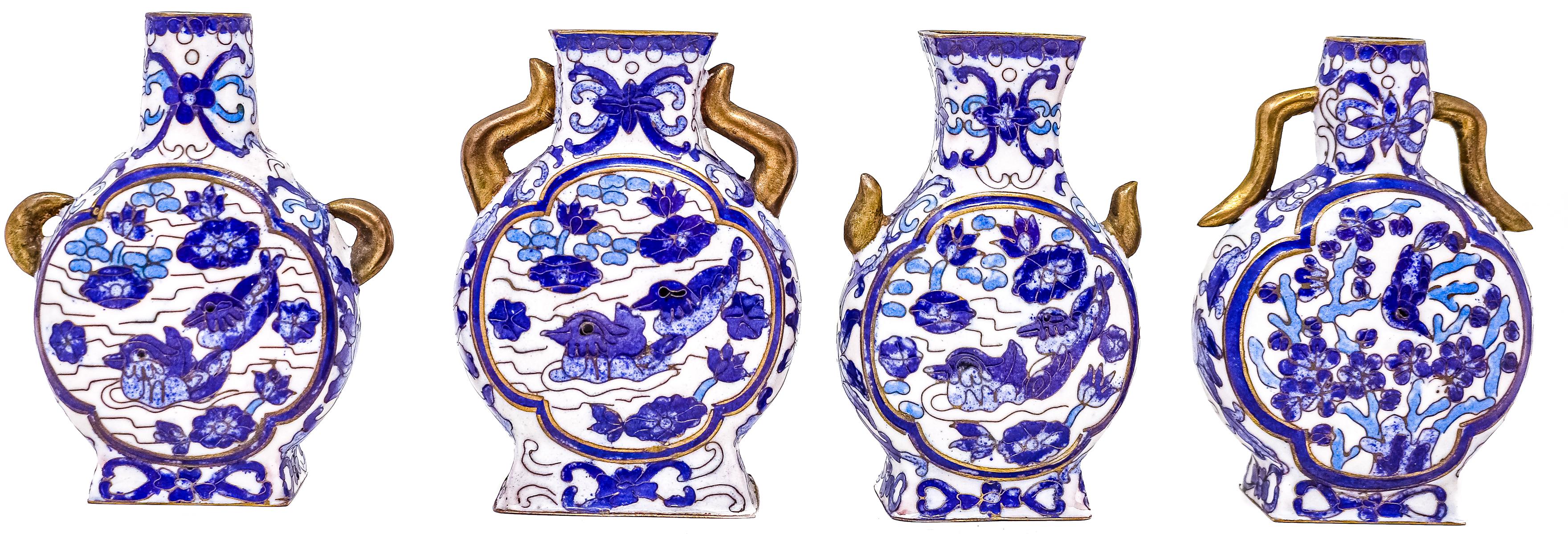 CUATRO PEQUEÑOS JARRONES ORIENTALES